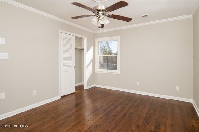 107 Nebraska Ave, Oak Ridge, TN 37830