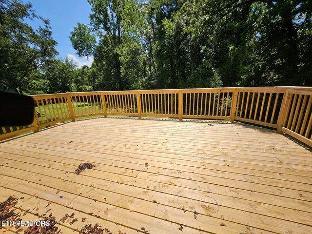 107 Nebraska Ave, Oak Ridge, TN 37830