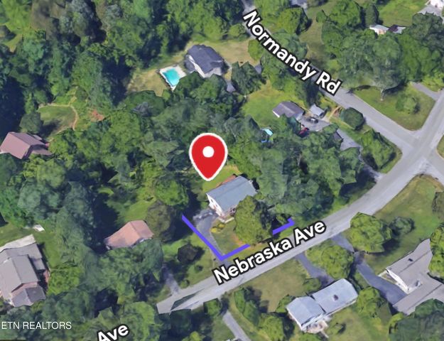 107 Nebraska Ave, Oak Ridge, TN 37830