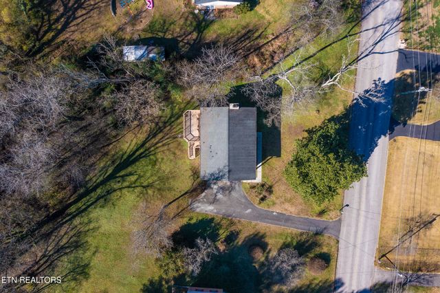 107 Nebraska Ave, Oak Ridge, TN 37830