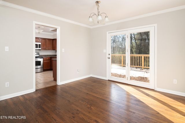 107 Nebraska Ave, Oak Ridge, TN 37830