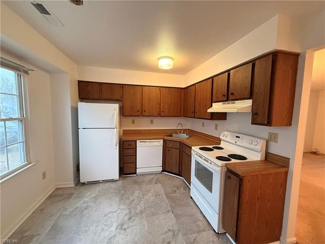 1984 Woodgate ARCH, Chesapeake, VA 23320