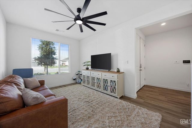 15015 Wayne Lee Court, Bakersfield, CA 93314