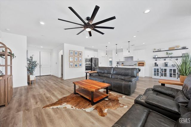 15015 Wayne Lee Court, Bakersfield, CA 93314