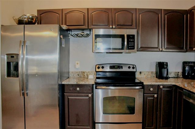 11808 SKYLAKE PLACE D, Tampa, FL 33617