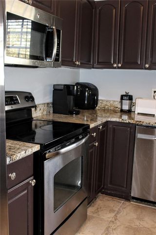 11808 SKYLAKE PLACE D, Tampa, FL 33617