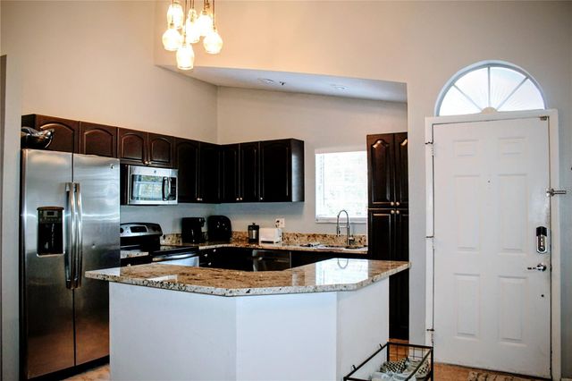 11808 SKYLAKE PLACE D, Tampa, FL 33617