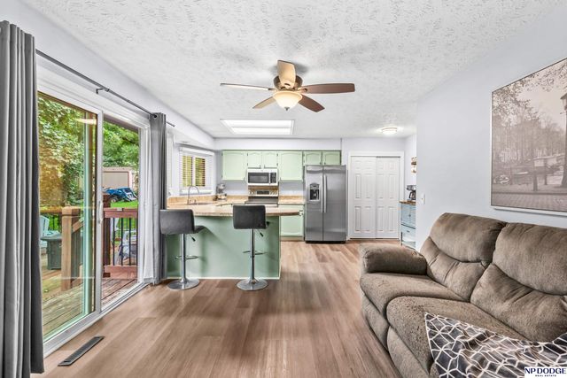 11017 Y Street, Omaha, NE 68137