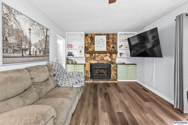 11017 Y Street, Omaha, NE 68137