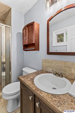 11017 Y Street, Omaha, NE 68137