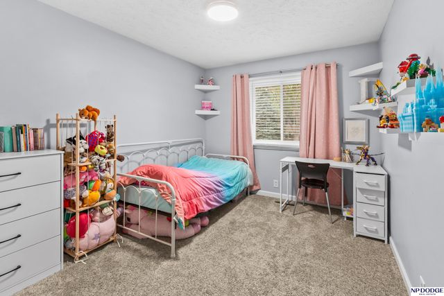 11017 Y Street, Omaha, NE 68137