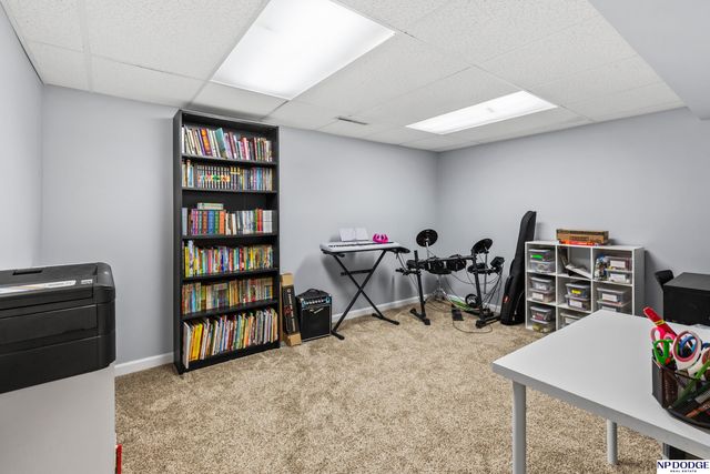 11017 Y Street, Omaha, NE 68137