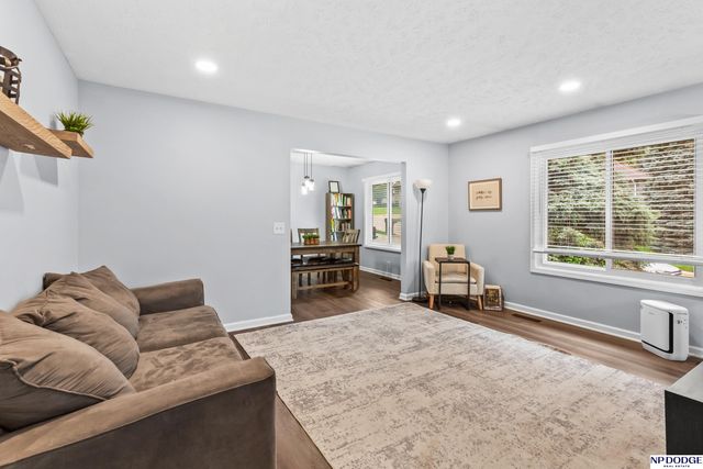 11017 Y Street, Omaha, NE 68137
