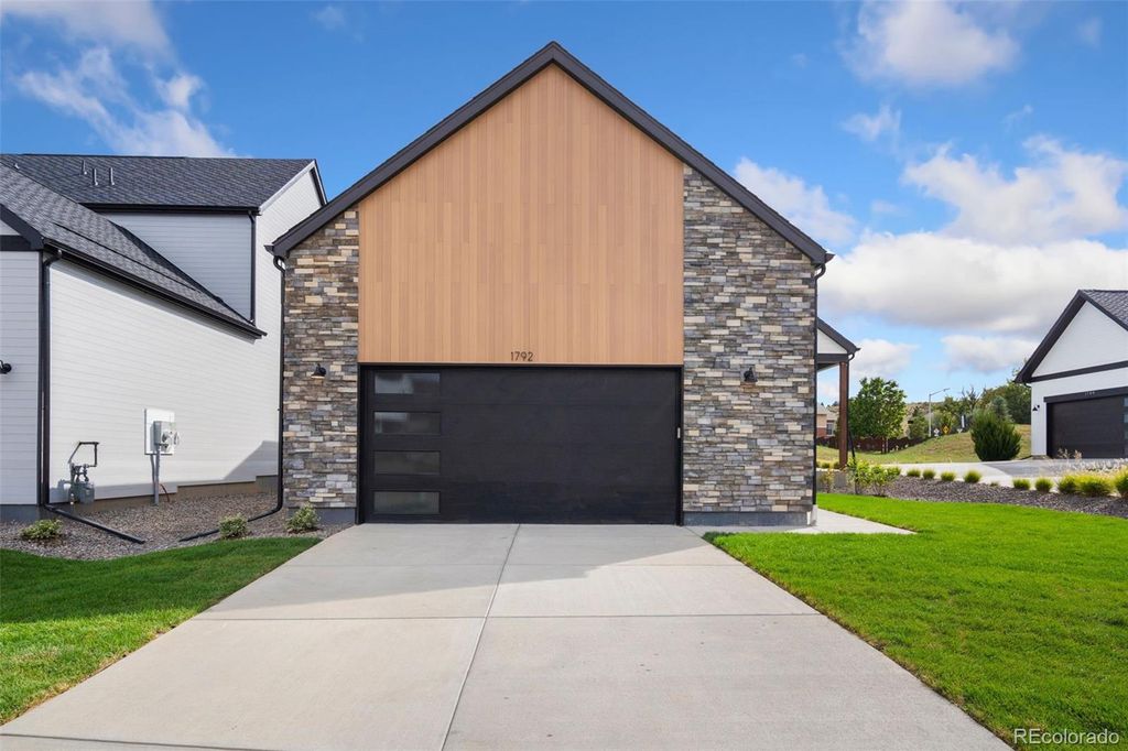 1792 Barefoot Drive, Windsor, CO 80550