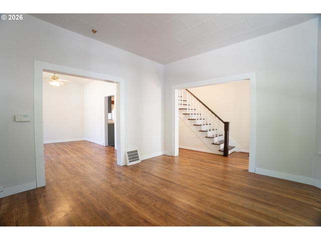 7228 Sw 4TH Ave, Portland, OR 97219