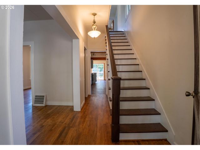7228 Sw 4TH Ave, Portland, OR 97219