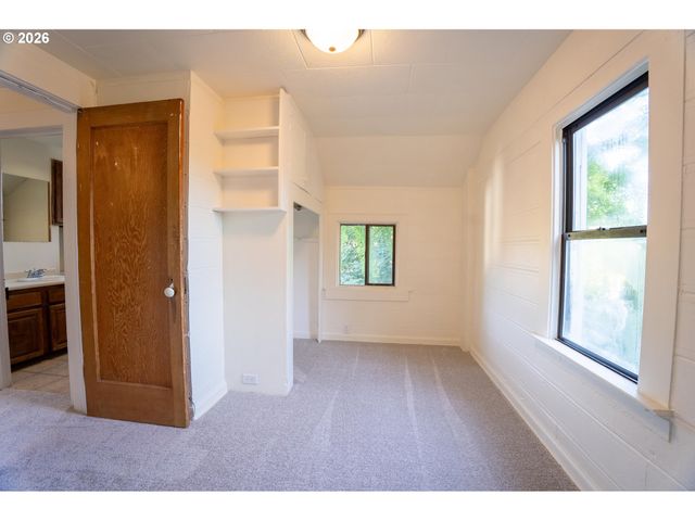 7228 Sw 4TH Ave, Portland, OR 97219