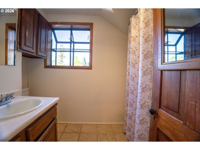 7228 Sw 4TH Ave, Portland, OR 97219