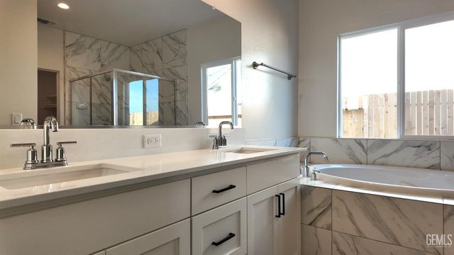 7411 Cryosphere Street, Bakersfield, CA 93311