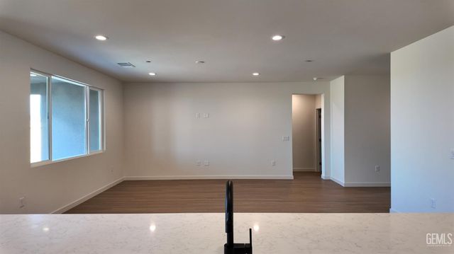 7411 Cryosphere Street, Bakersfield, CA 93311