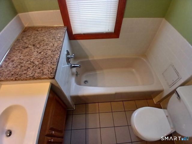 652 High Street 2, Middletown, CT 06457