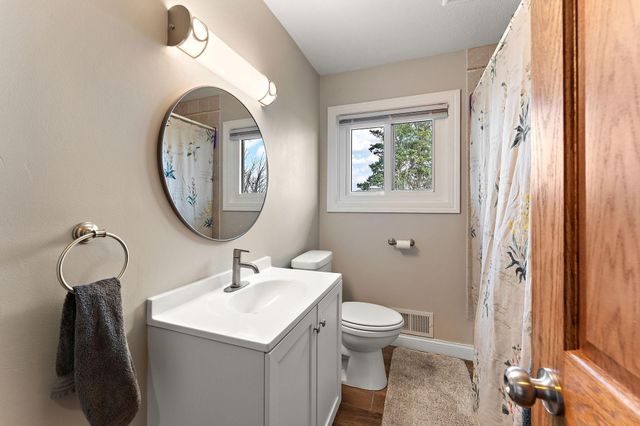 7077 Delaney Avenue, Inver Grove Heights, MN 55076