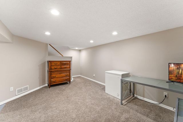 7077 Delaney Avenue, Inver Grove Heights, MN 55076