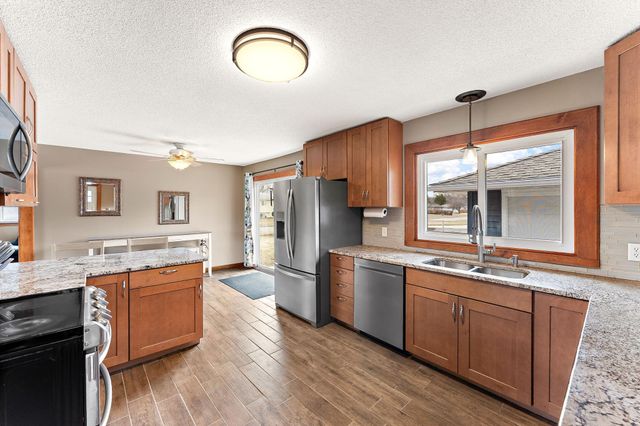 7077 Delaney Avenue, Inver Grove Heights, MN 55076