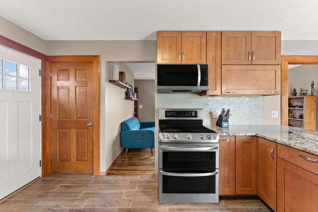 7077 Delaney Avenue, Inver Grove Heights, MN 55076