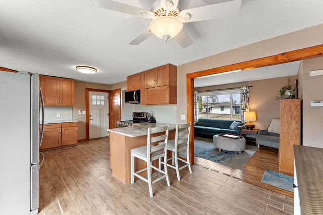 7077 Delaney Avenue, Inver Grove Heights, MN 55076