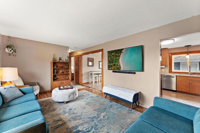 7077 Delaney Avenue, Inver Grove Heights, MN 55076