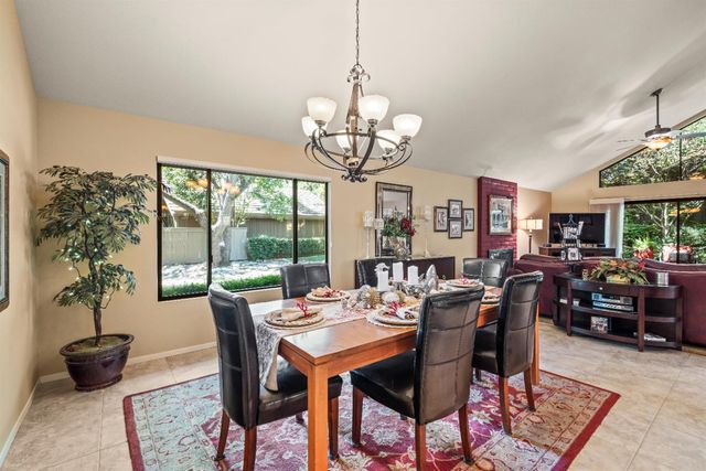 1839 Discovery Village Ln, Gold River, CA 95670