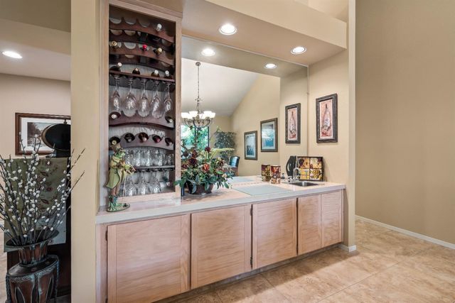 1839 Discovery Village Ln, Gold River, CA 95670