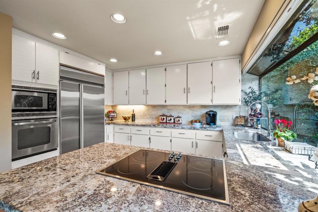 1839 Discovery Village Ln, Gold River, CA 95670