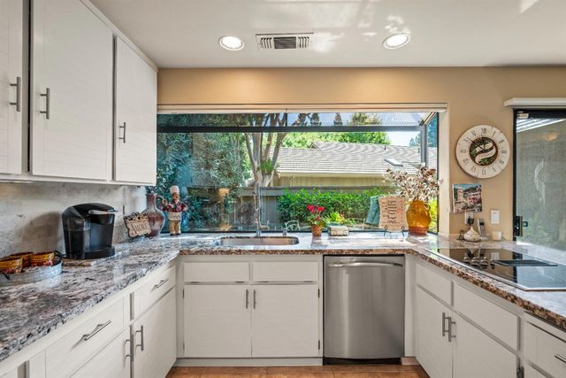 1839 Discovery Village Ln, Gold River, CA 95670