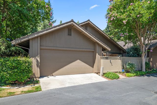 1839 Discovery Village Ln, Gold River, CA 95670