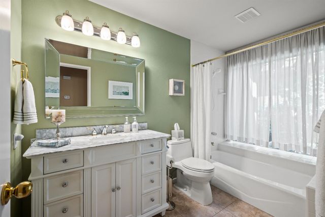 1839 Discovery Village Ln, Gold River, CA 95670