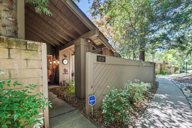 1839 Discovery Village Ln, Gold River, CA 95670