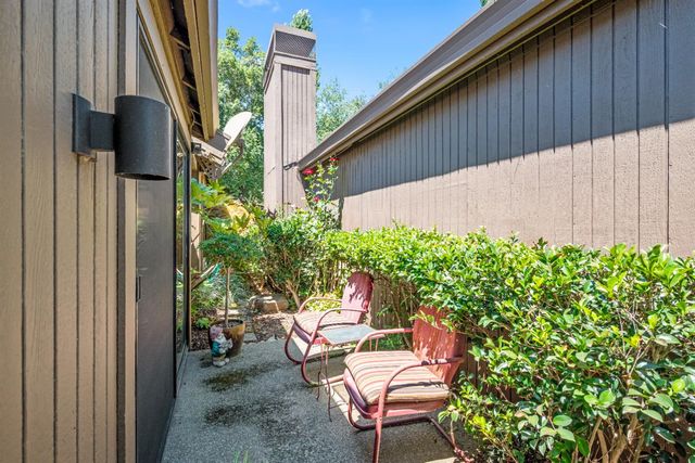 1839 Discovery Village Ln, Gold River, CA 95670