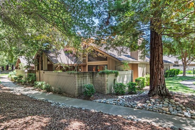 1839 Discovery Village Ln, Gold River, CA 95670