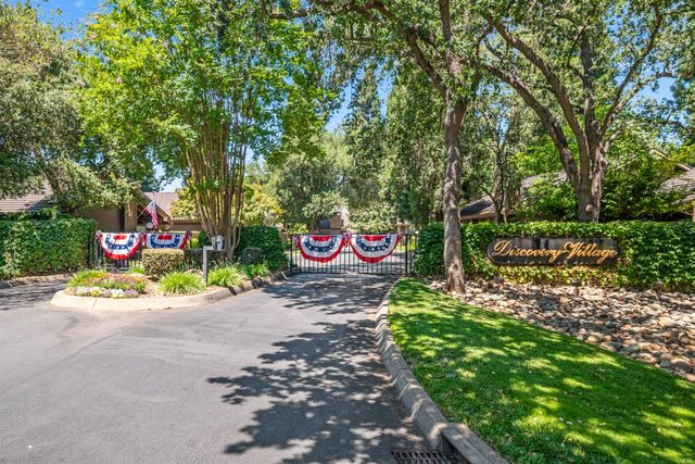 1839 Discovery Village Ln, Gold River, CA 95670