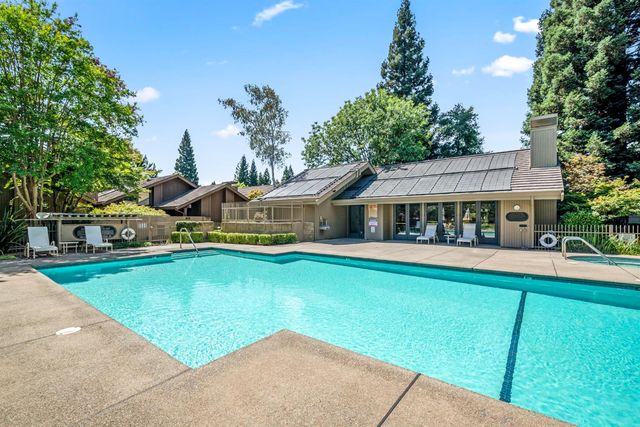 1839 Discovery Village Ln, Gold River, CA 95670