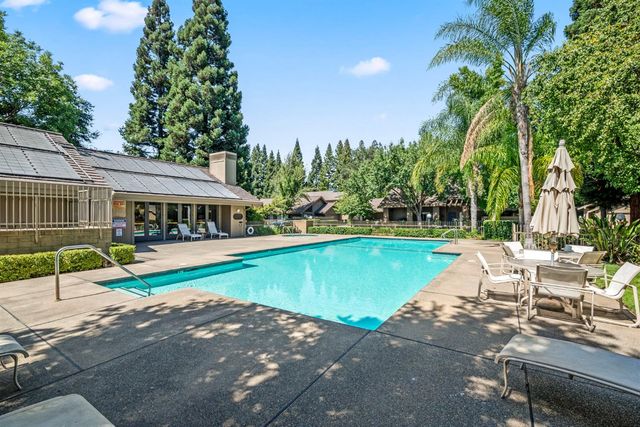 1839 Discovery Village Ln, Gold River, CA 95670