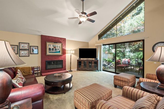 1839 Discovery Village Ln, Gold River, CA 95670