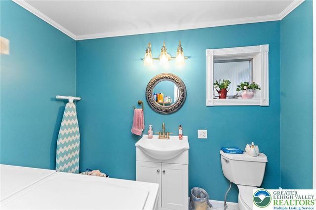 18 South Callowhill Street, Topton Boro, PA 19562