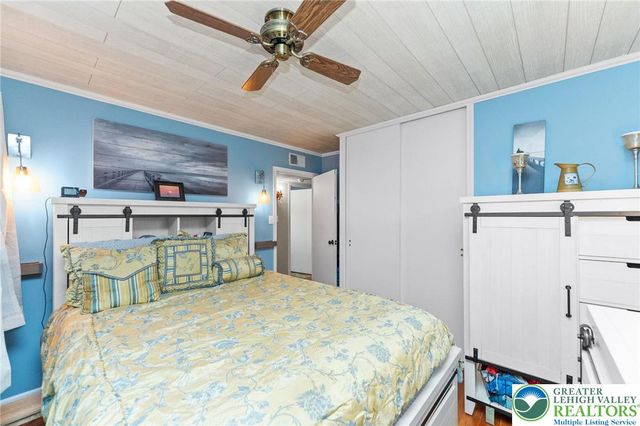 18 South Callowhill Street, Topton Boro, PA 19562