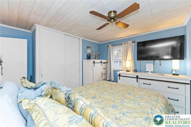 18 South Callowhill Street, Topton Boro, PA 19562