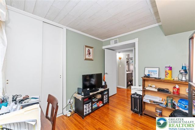 18 South Callowhill Street, Topton Boro, PA 19562