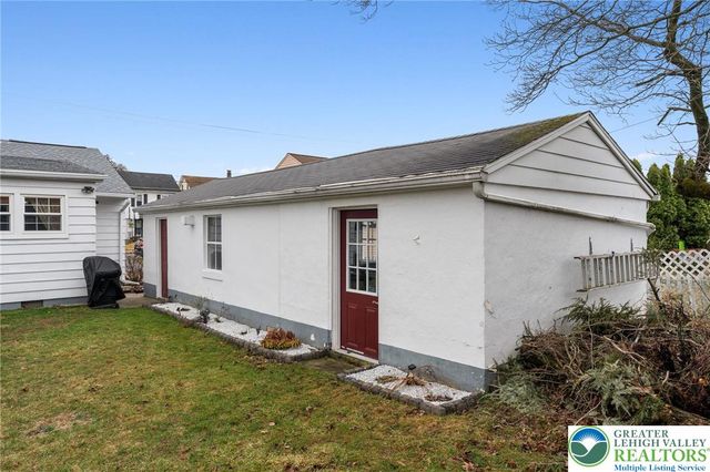 18 South Callowhill Street, Topton Boro, PA 19562