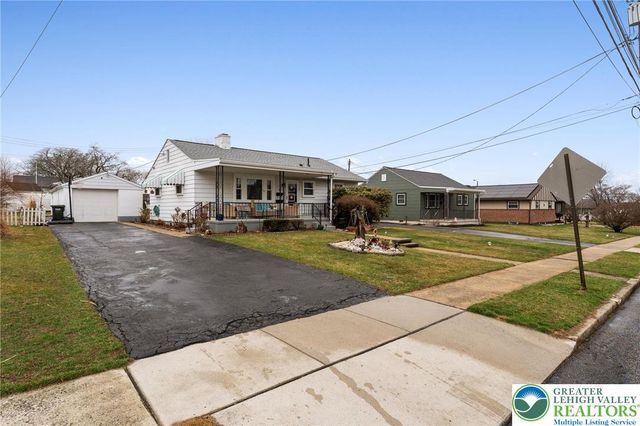 18 South Callowhill Street, Topton Boro, PA 19562